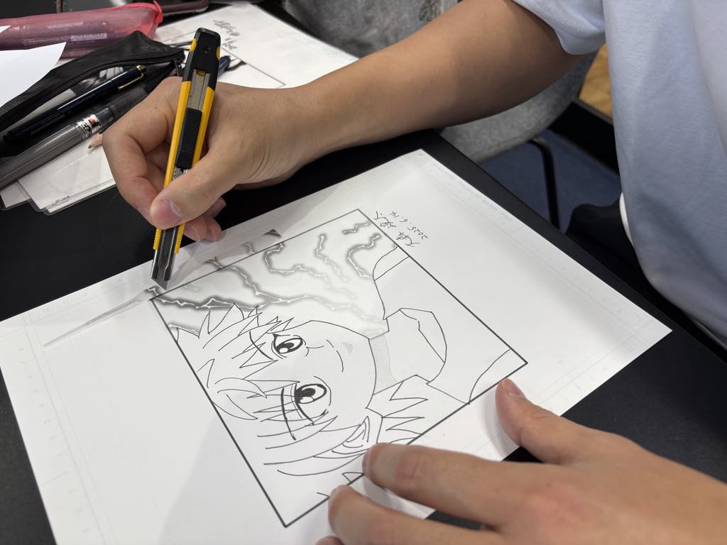 トーンを貼る作業「実は苦手な漫画家も多いんですよ」なんていう面白い裏話も