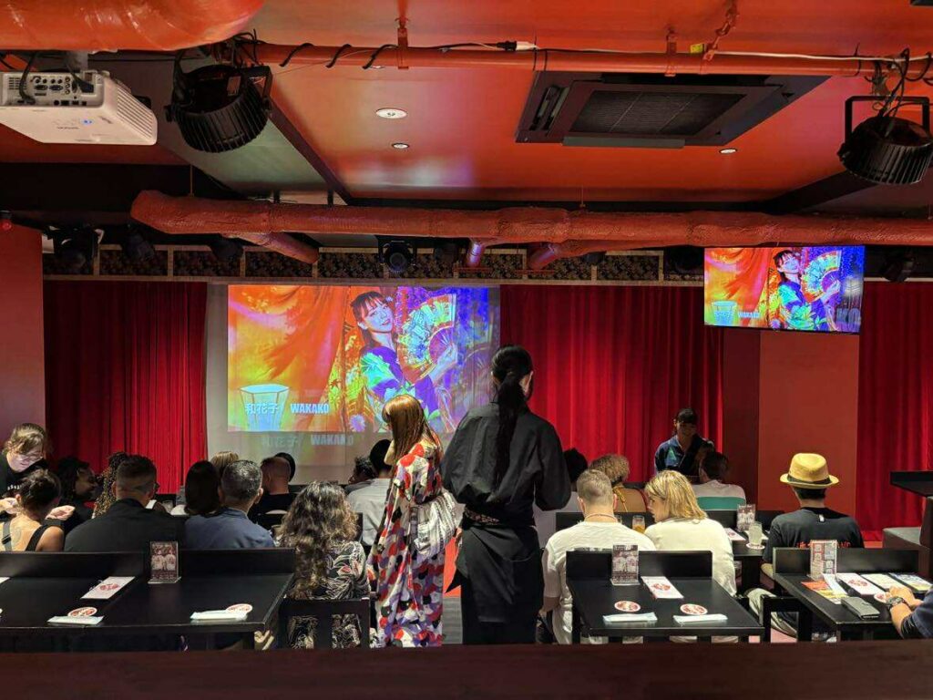 開演前から始まる演者と観客の温かい交流