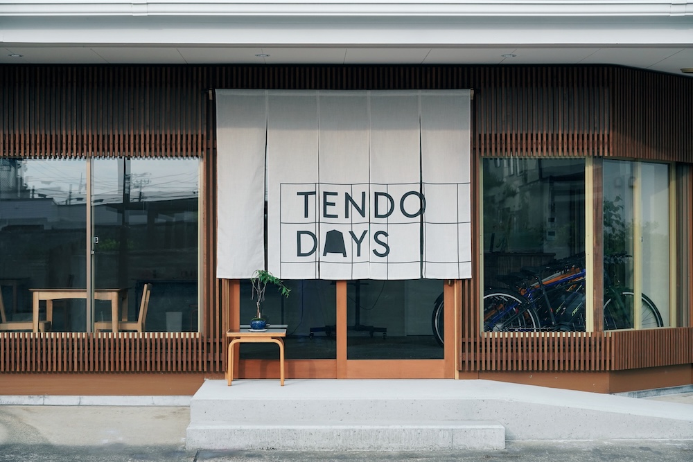 TENDO DAYSのれん