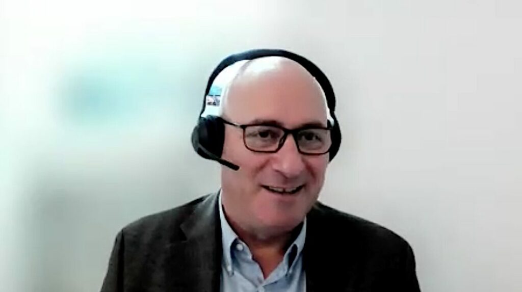 ダニエルさん単独