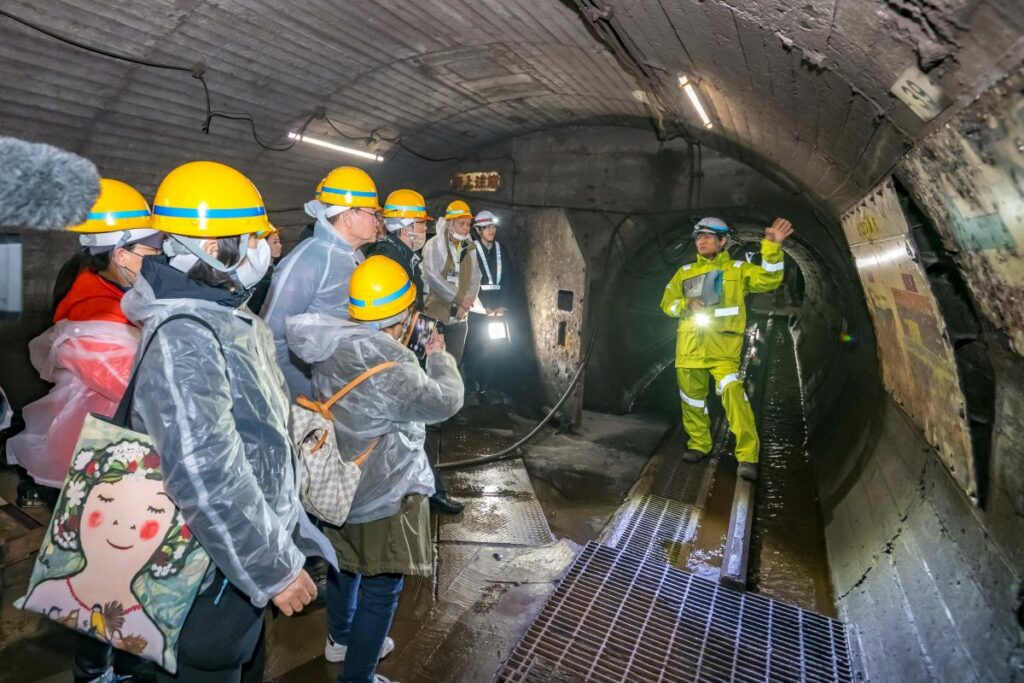 通常立ち入ることのできない、関門鉄道トンネルの内部を見学するバックヤードツアー