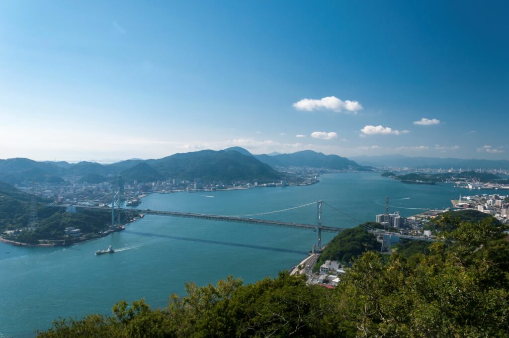 九州と本州を隔てる関門海峡