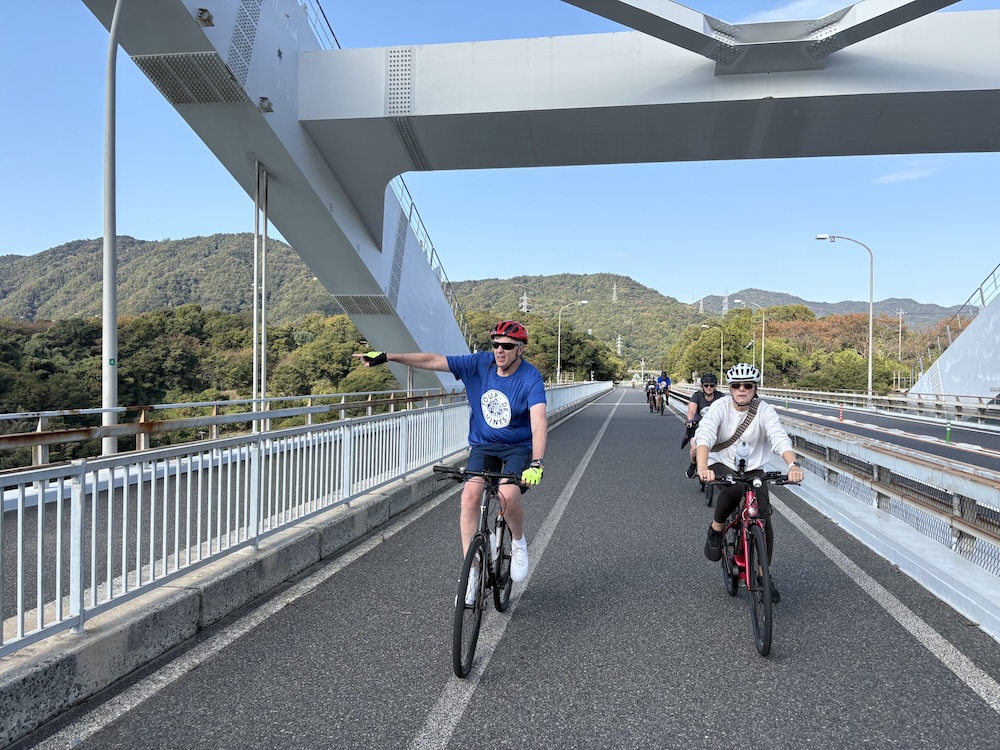 サイクリングツアーの参加者の様子
