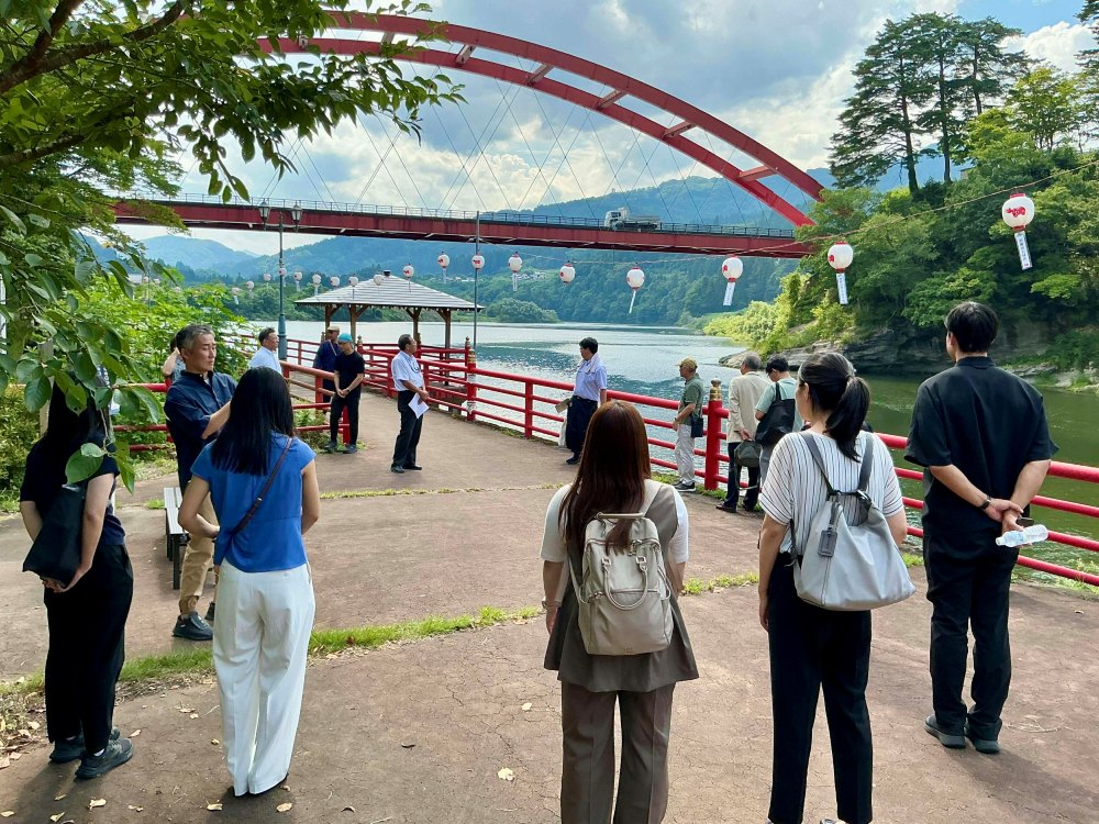 視察の様子（柳津町）