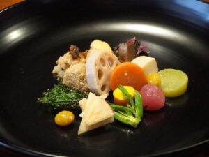 旬の素材の滋味深い味わいが楽しめるランチの一品