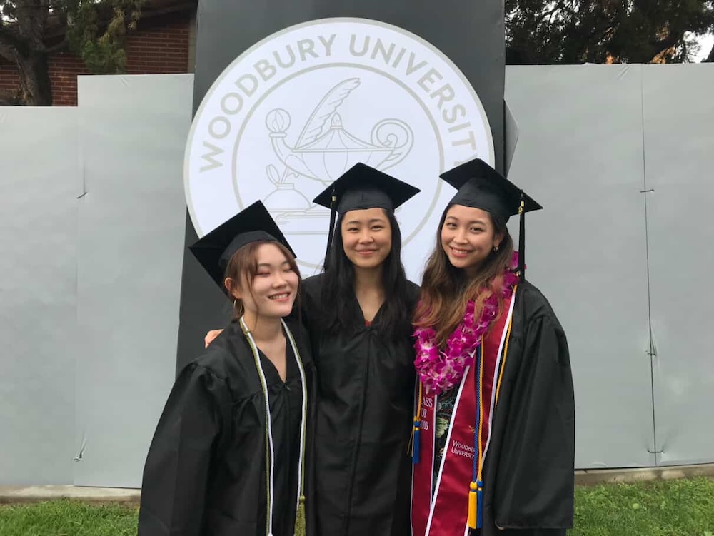 ロサンゼルスの大学でコミュニケーション学を学んだ学生時代のYAYAさん